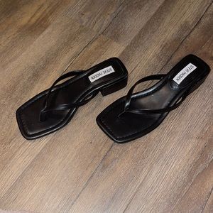 Steve Madden flip flops